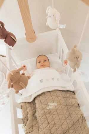 Giostrina in legno con giochini a maglia di Bambù Animal Friends - Bamboom