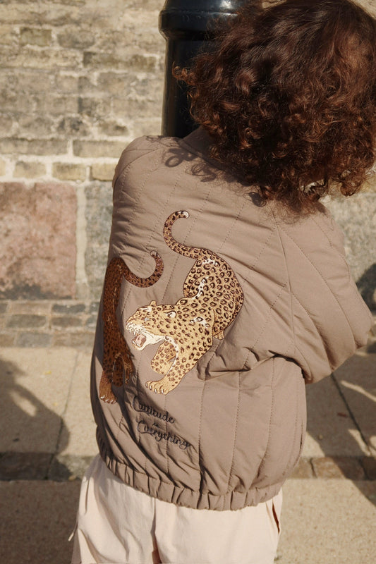 Juno bomber jacket leopardi
walnut - Konges Slojd