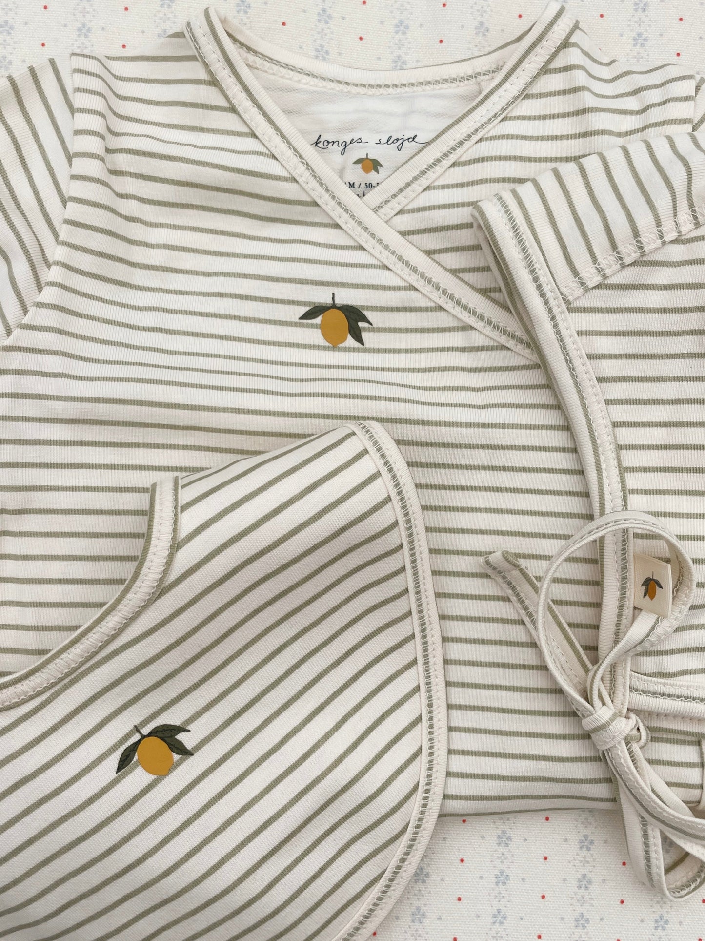 Tea stripe newborn body - Konges Slojd