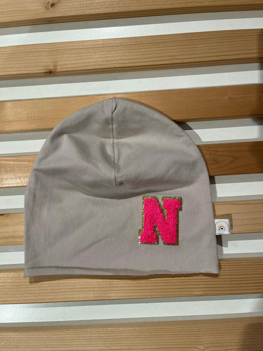 Cappellino in cotone beige INIZIALE ROSA a scelta - Hello