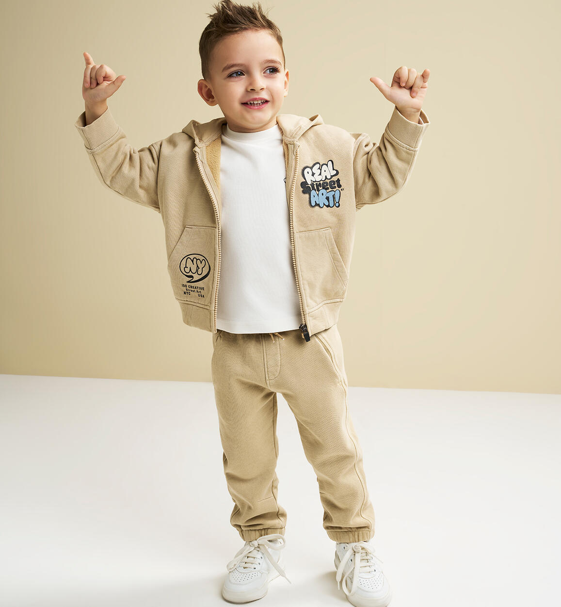 Tuta beige con scritte - I Do